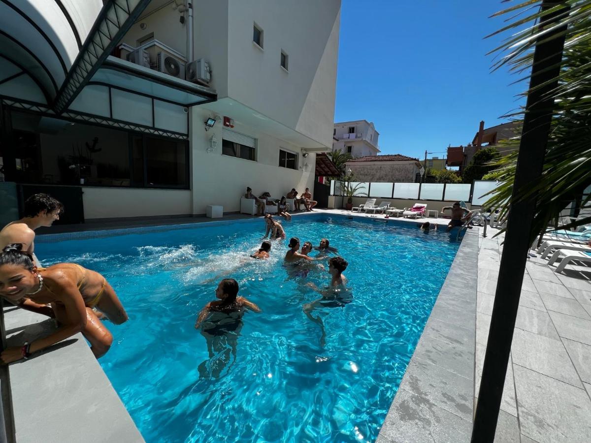 Apparthotel Ardea Riccione Buitenkant foto
