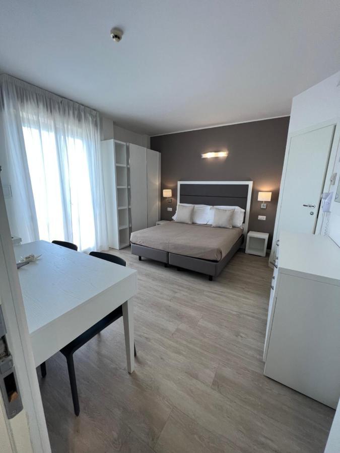 Apparthotel Ardea Riccione Buitenkant foto